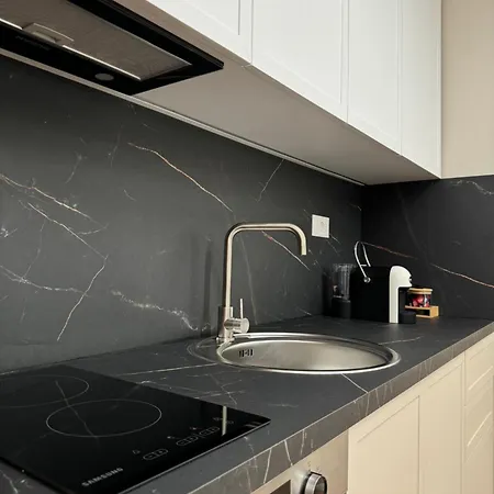 Eli Luxury Apartment تيرانا