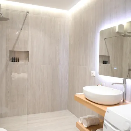 Eli Luxury Apartment