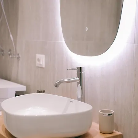 Eli Luxury Apartment
