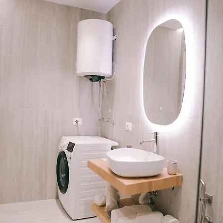 Eli Luxury * Tirana