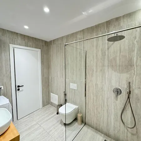 Eli Luxury Apartment